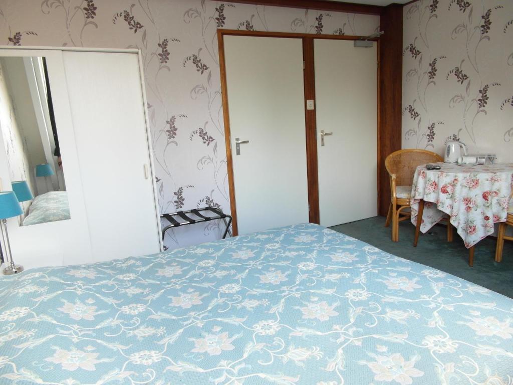 Pension Zonneweelde Oosthuizen Kamer foto